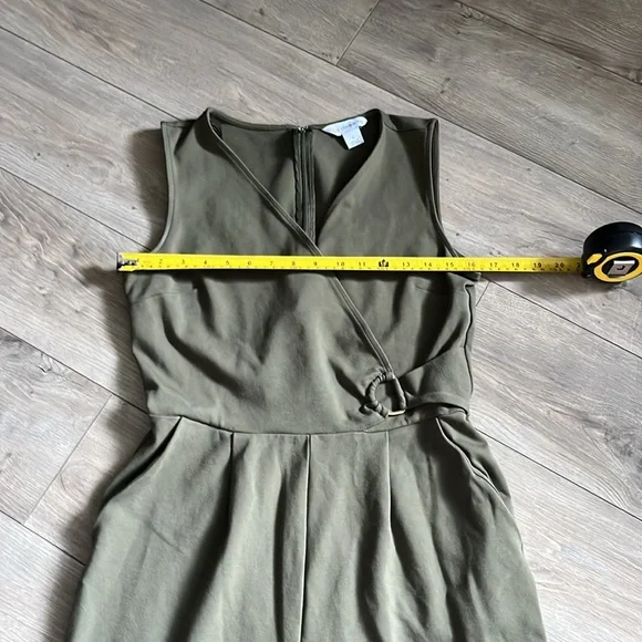 Liz Claiborne Green V-Neck Jumpsuit - Picture 10 of 15